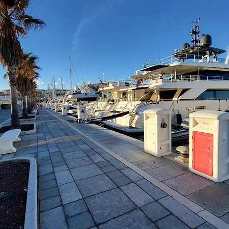 The Shell - New Interior Look But Same Old Charme 200mt From The Sea With Garden And Parking Nearby *