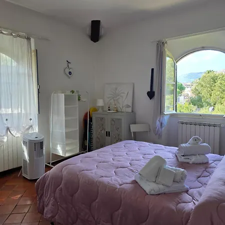 The Shell - New Interior Look But Same Old Charme 200mt From The Sea With Garden And Parking Nearby Imperia