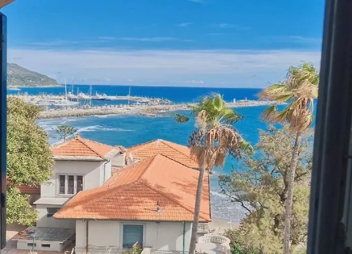 Διαμέρισμα The Shell - New Interior Look But Same Old Charme 200mt From The Sea With Garden And Parking Nearby Imperia