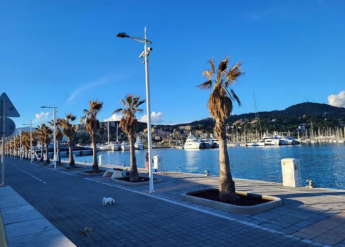 The Shell - New Interior Look But Same Old Charme 200mt From The Sea With Garden And Parking Nearby Imperia