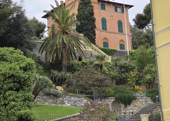 The Shell - New Interior Look But Same Old Charme 200mt From The Sea With Garden And Parking Nearby