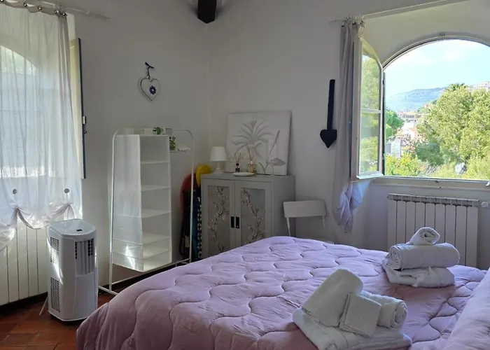 The Shell - New Interior Look But Same Old Charme 200mt From The Sea With Garden And Parking Nearby Imperia