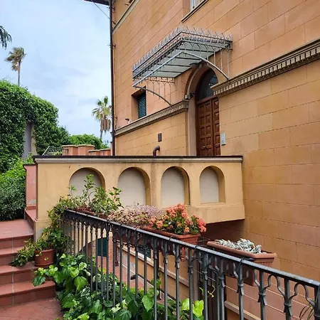 The Shell - New Interior Look But Same Old Charme 200mt From The Sea With Garden And Parking Nearby