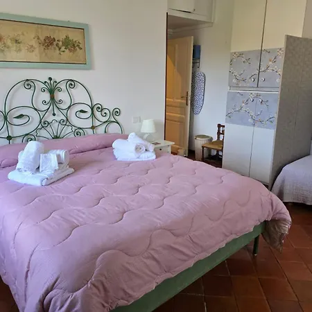 The Shell - New Interior Look But Same Old Charme 200mt From The Sea With Garden And Parking Nearby Lägenhet Imperia