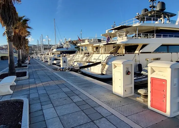 The Shell - New Interior Look But Same Old Charme 200mt From The Sea With Garden And Parking Nearby *