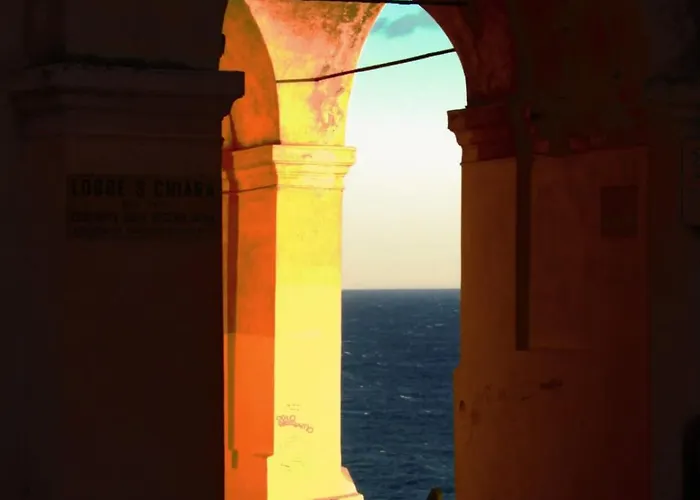 The Shell - New Interior Look But Same Old Charme 200mt From The Sea With Garden And Parking Nearby